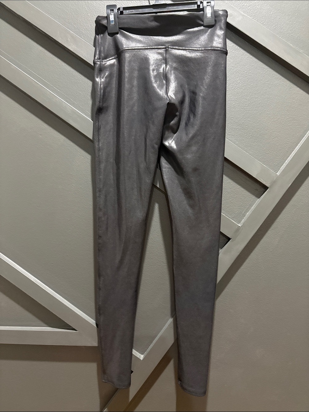 SPANX Faux Leather Leggings
Size Medium - Picture 2 of 4